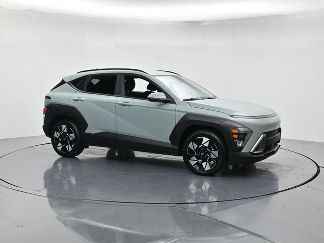 Used 2024 Hyundai Kona SEL FWD image 3