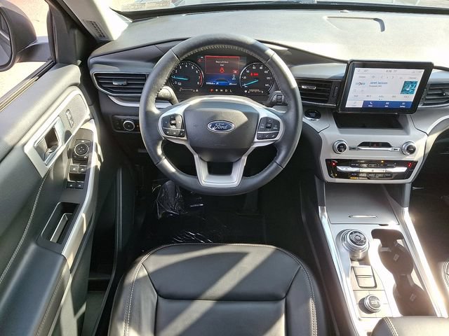 Certified 2023 Ford Explorer XLT w/ Equipment Group 202A AWD/4WD image 15