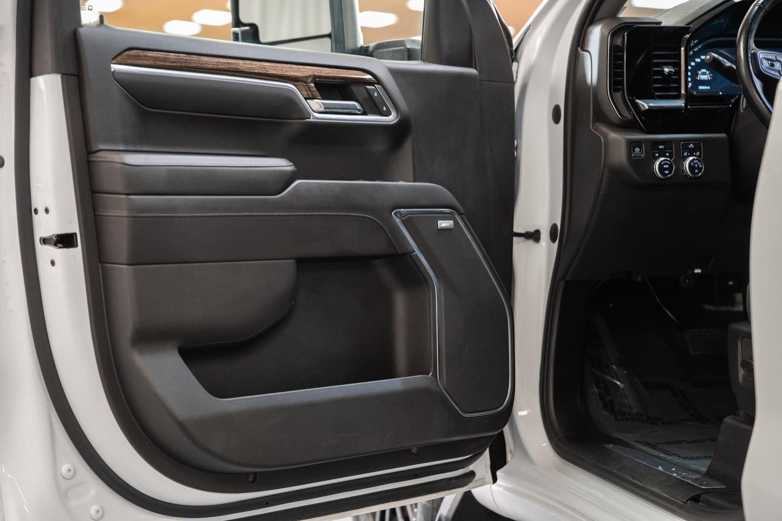 Used 2022 GMC Sierra 1500 Elevation w/ Preferred Package AWD/4WD image 46