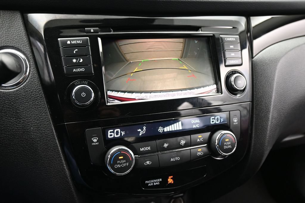 Used 2022 Nissan Rogue Sport SV FWD image 16