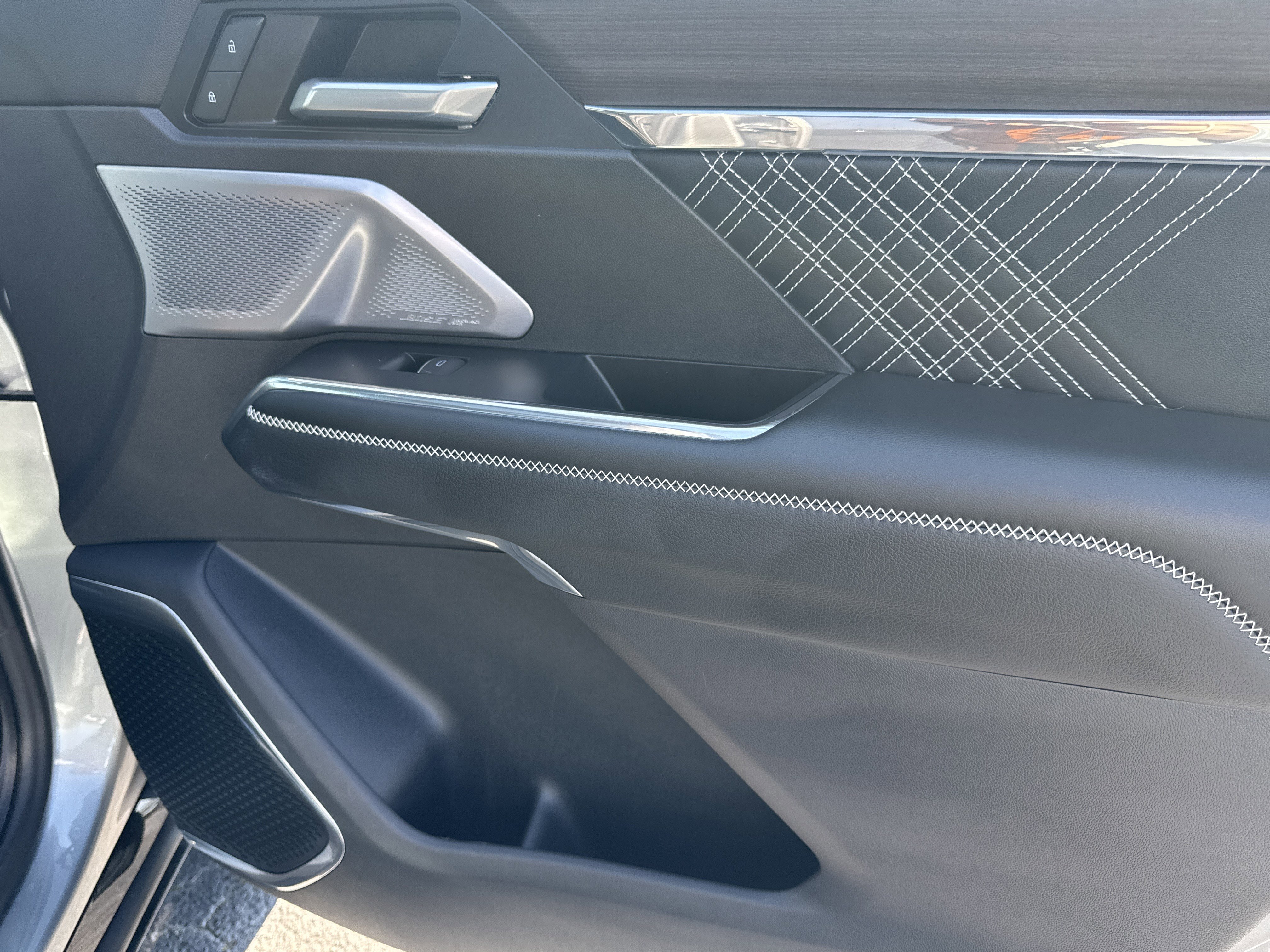 Used 2024 GMC Acadia Denali w/ Super Cruise Package image 17