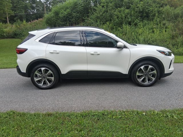 Certified 2023 Ford Escape Platinum w/ Premium Technology Package AWD/4WD image 8