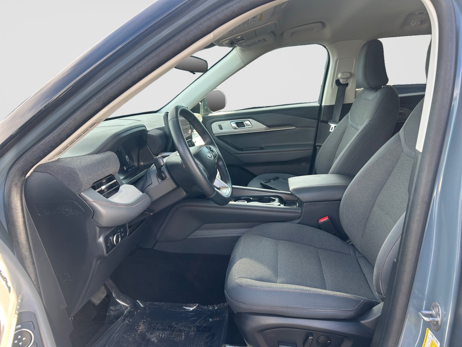 Certified 2025 Ford Explorer Active RWD image 11