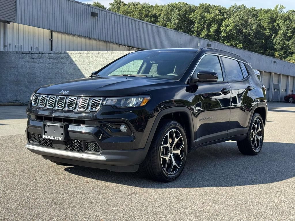 Used 2025 Jeep Compass Limited AWD/4WD image 24