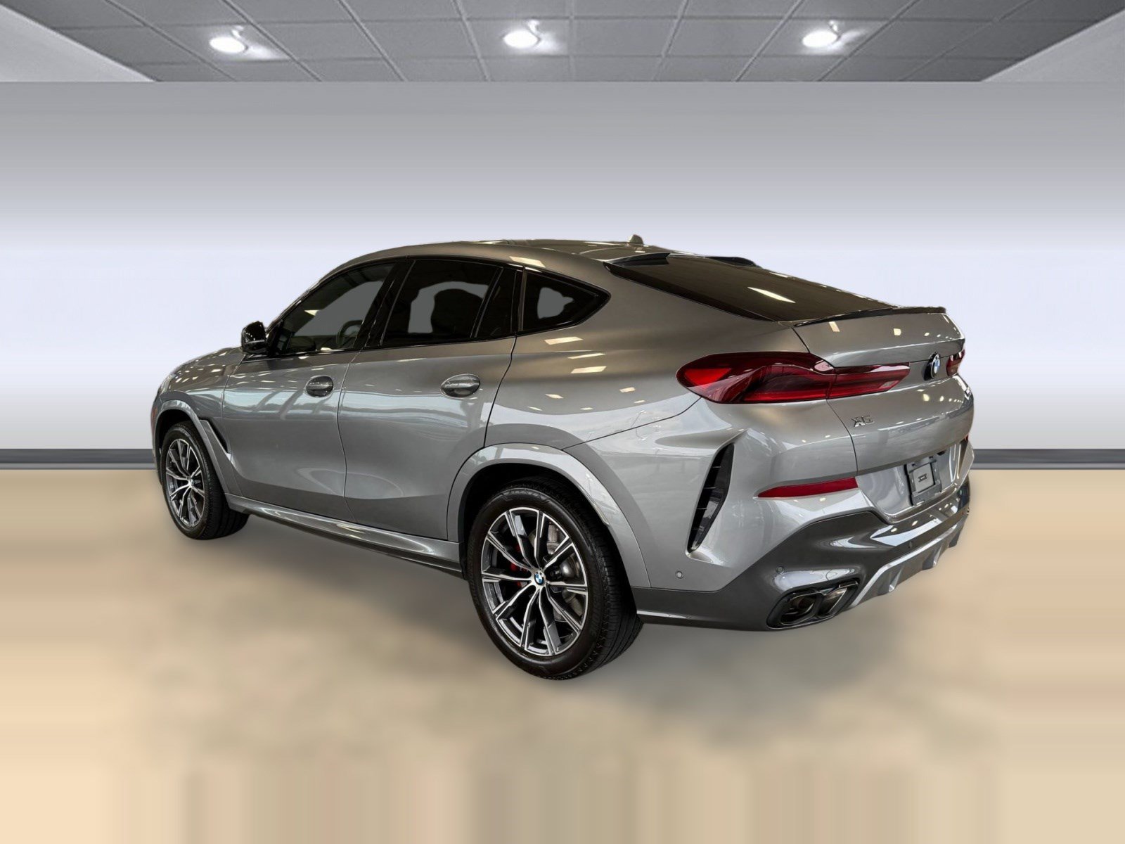 Used 2024 BMW X6 M60i AWD/4WD image 3