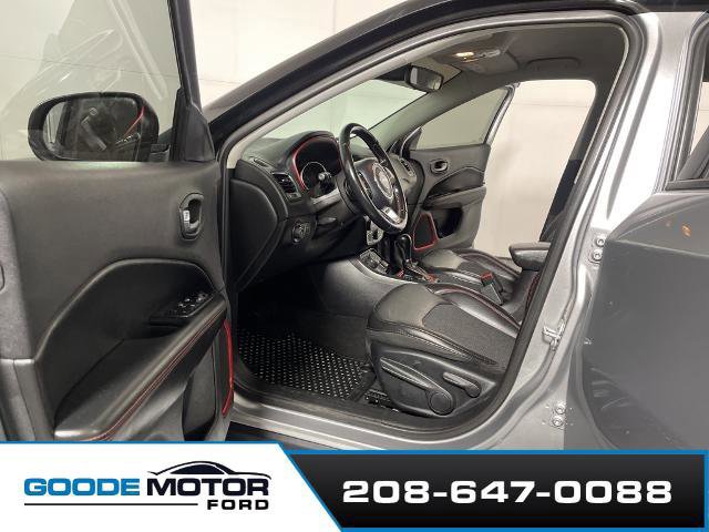 Used 2020 Jeep Compass Trailhawk image 9