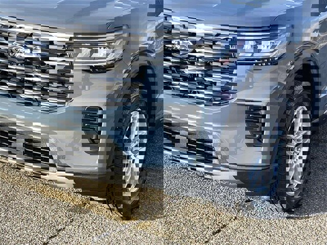 Certified 2025 Ford Explorer Active image 9