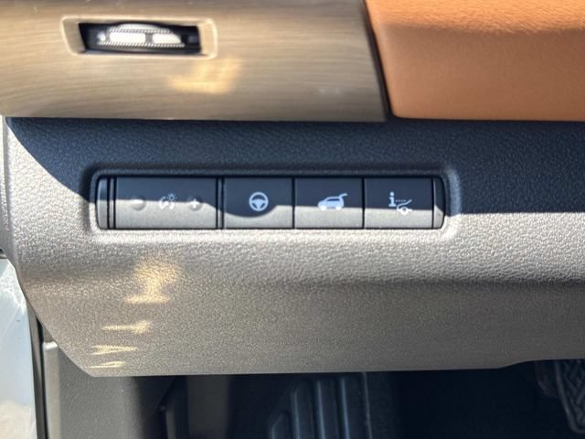 Used 2024 Nissan Pathfinder Platinum w/ Cargo Package AWD/4WD image 30