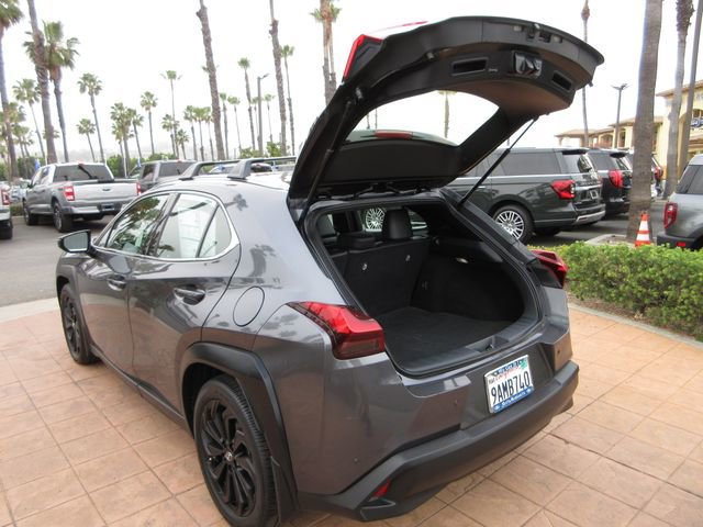 Used 2022 Lexus UX 200 w/ Accessory Package (Z1) image 6