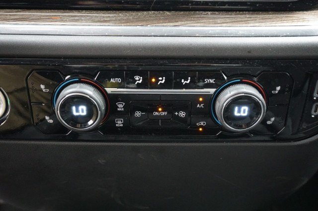 Used 2023 Chevrolet Silverado 1500 LT AWD/4WD image 30