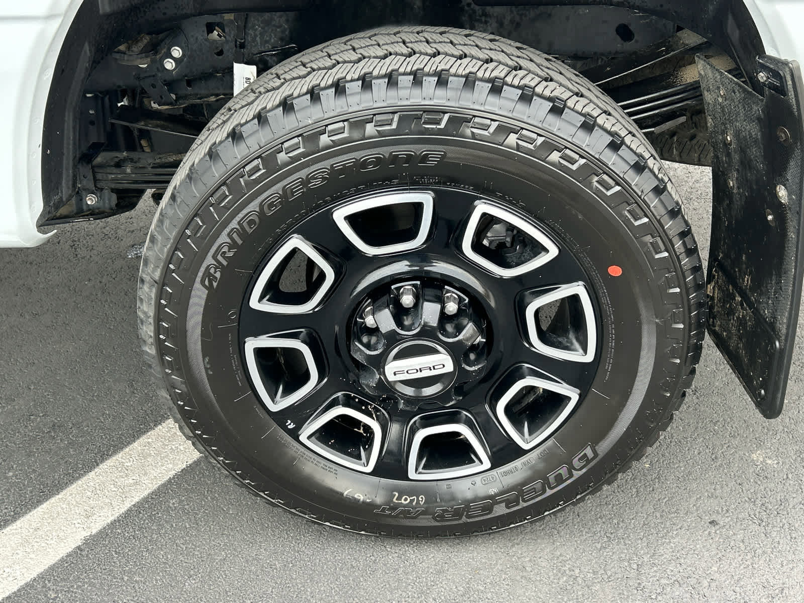 Certified 2025 Ford F350 Platinum w/ FX4 Off-Road Package image 13