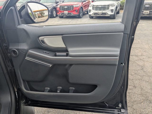 Certified 2025 Ford Expedition Active image 38