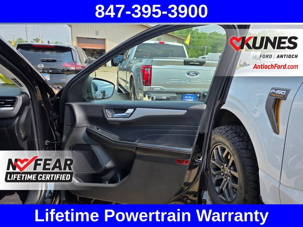 Certified 2025 Ford Escape Platinum AWD/4WD image 35
