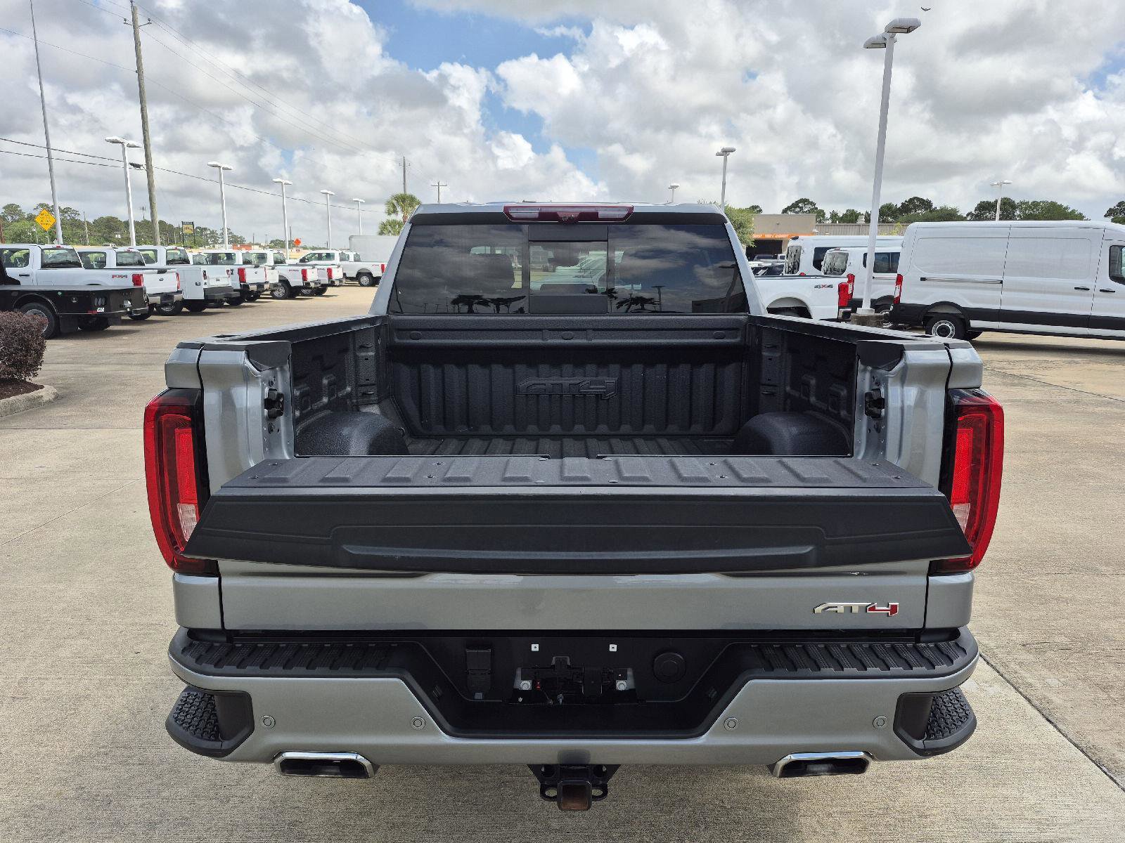 Used 2024 GMC Sierra 1500 AT4 w/ Technology Package AWD/4WD image 20