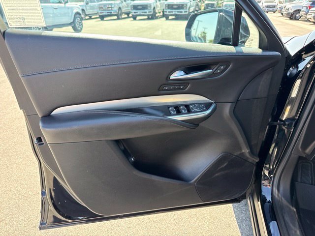 Used 2023 Cadillac XT4 Premium Luxury FWD image 13