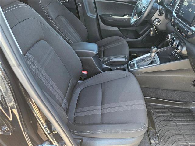 Used 2023 Hyundai Venue SEL FWD image 19