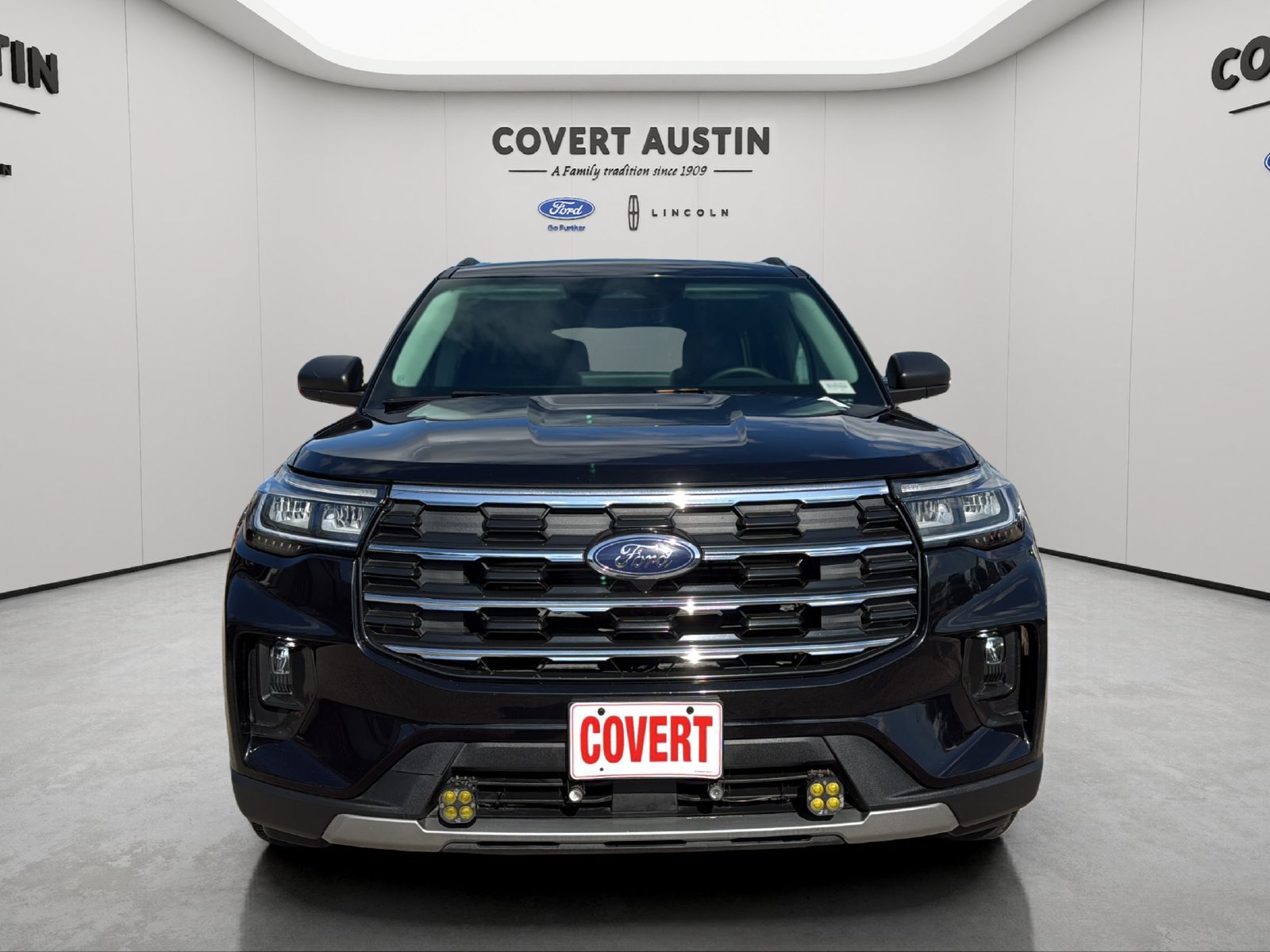 Certified 2025 Ford Explorer Active w/ Active Comfort Package RWD image 8