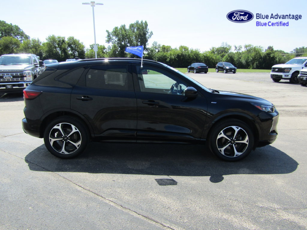 Certified 2023 Ford Escape ST-Line Elite w/ Premium Technology Package AWD/4WD image 10