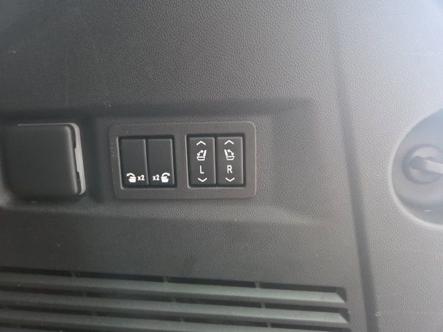 Used 2023 Chevrolet Tahoe Premier image 14