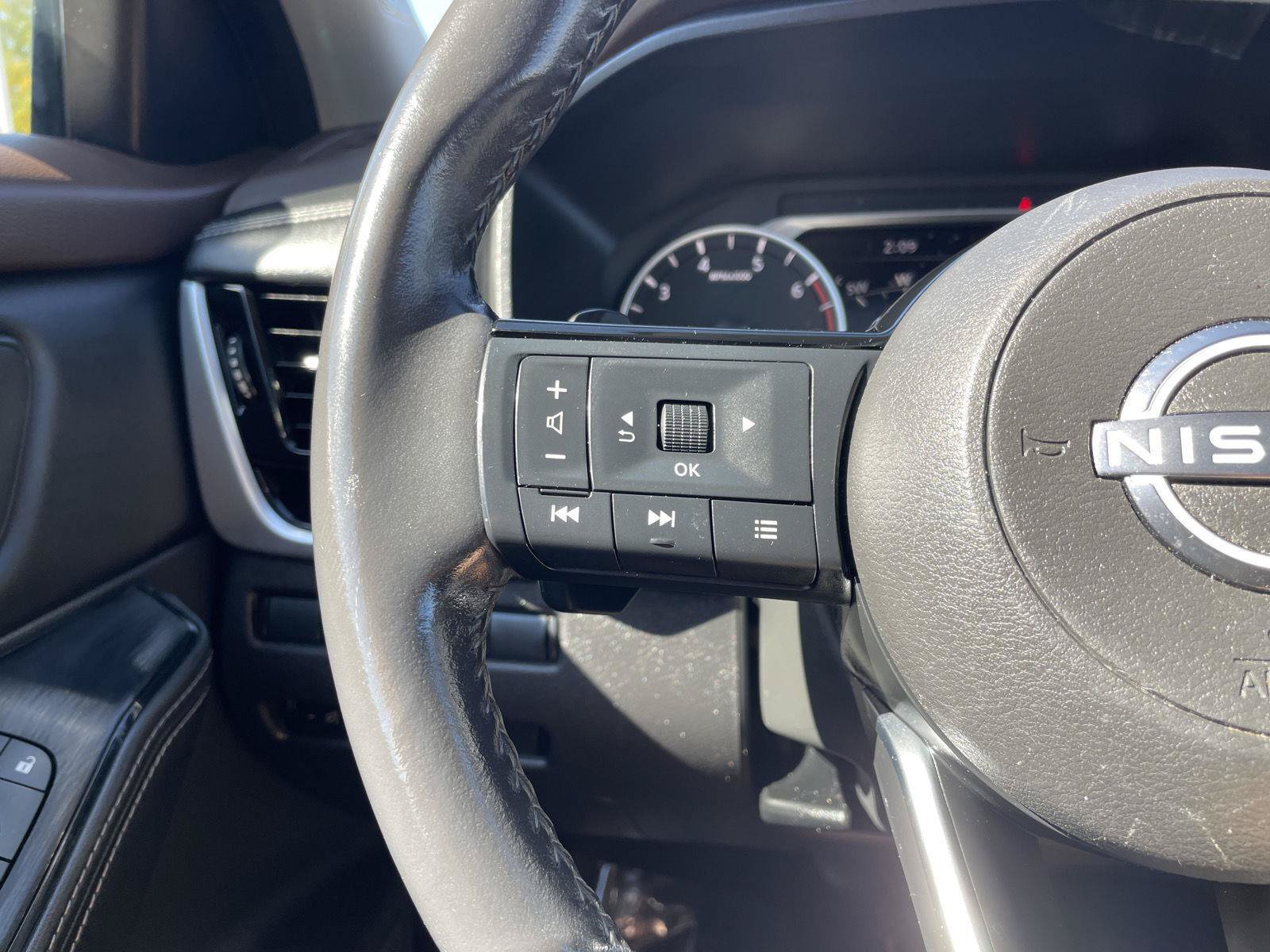 Used 2023 Nissan Rogue SL w/ SL Premium Package AWD/4WD image 13