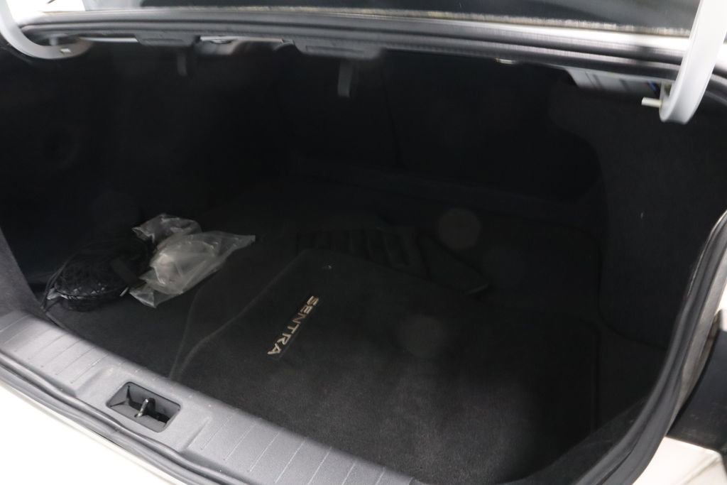 Used 2023 Nissan Sentra SR w/ Trunk Package image 15