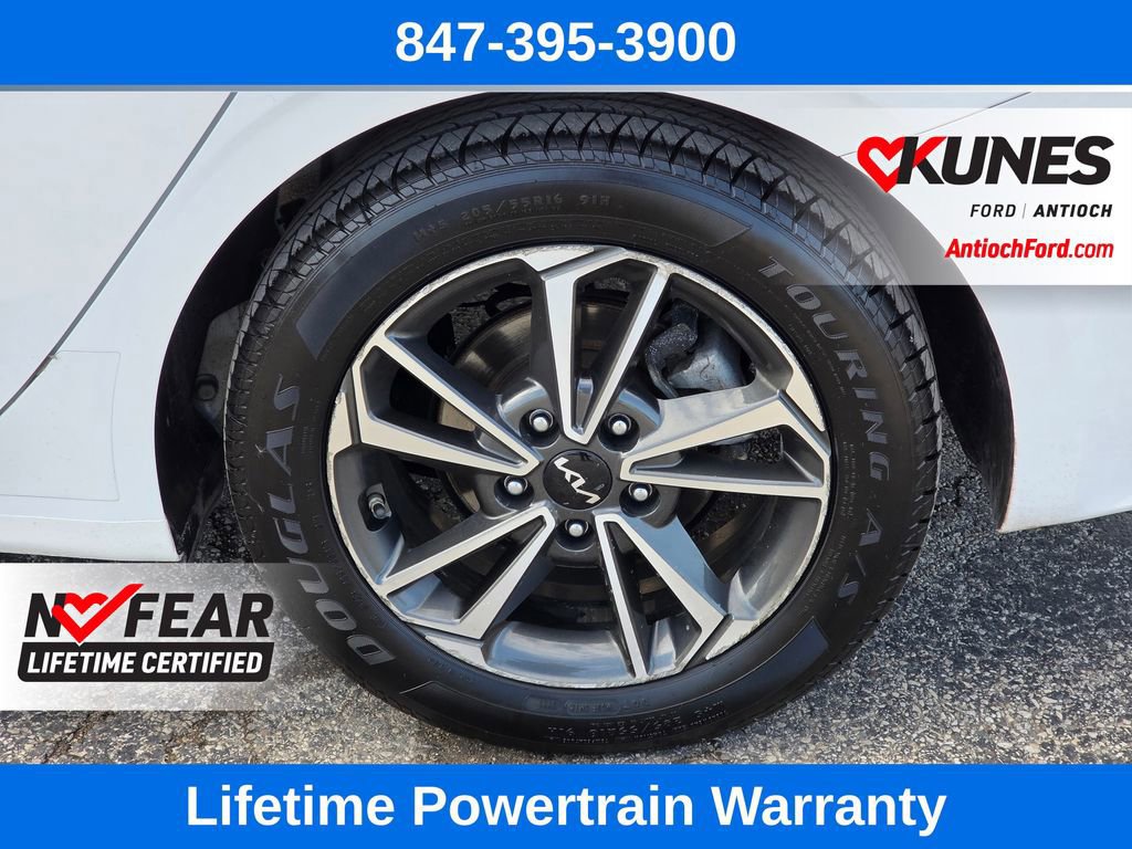 Used 2023 Kia Forte LXS w/ LXS Technology Package FWD image 11