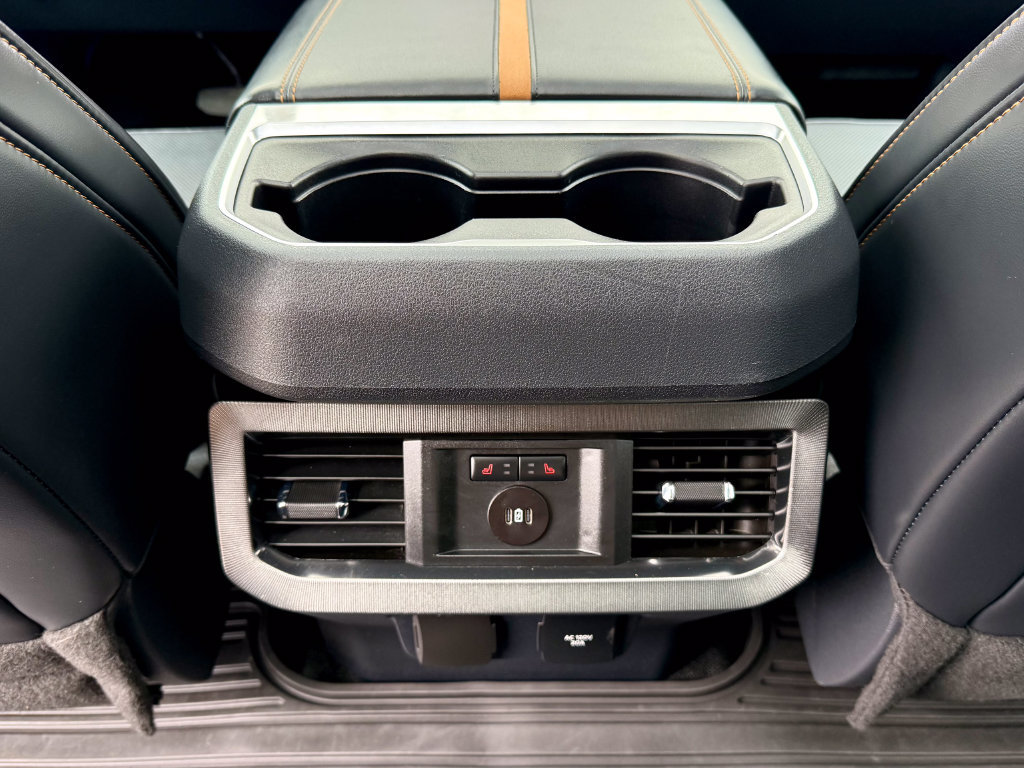 Certified 2024 Ford F450 Platinum w/ FX4 Off-Road Package AWD/4WD image 38