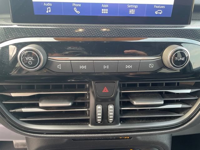Certified 2025 Ford Escape ST-Line Select AWD/4WD image 15