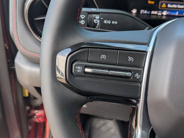 Used 2024 Chevrolet Colorado Z71 w/ Z71 Convenience Package 2 AWD/4WD image 19