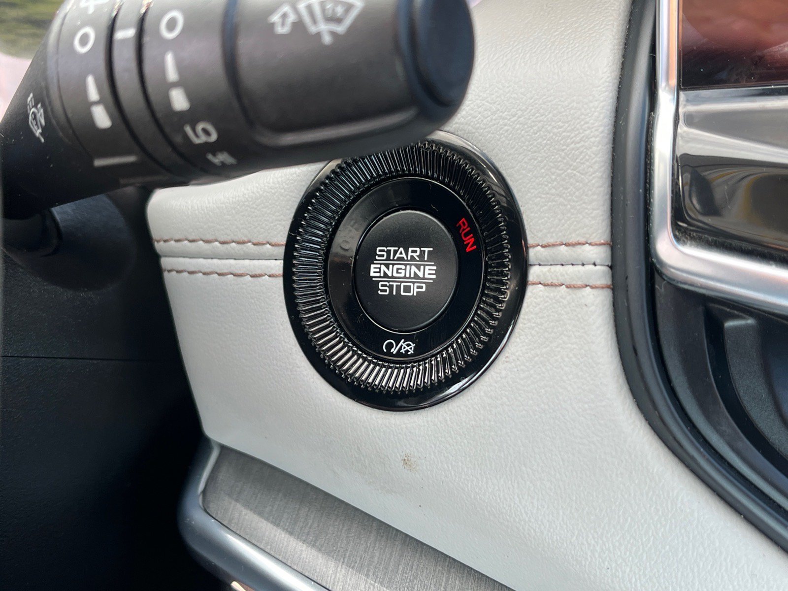 Used 2022 Jeep Compass Limited w/ Sun and Sound Group AWD/4WD image 9