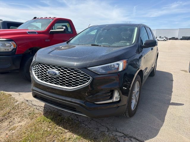 Certified 2024 Ford Edge SEL w/ Convenience Package AWD/4WD image 3