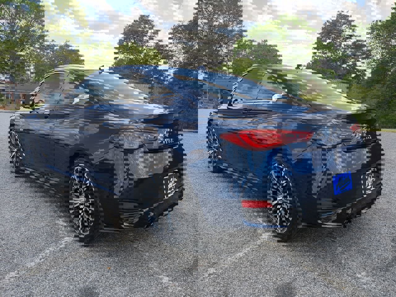 Used 2019 INFINITI Q60 3.0t Luxe w/ Essential Package image 2