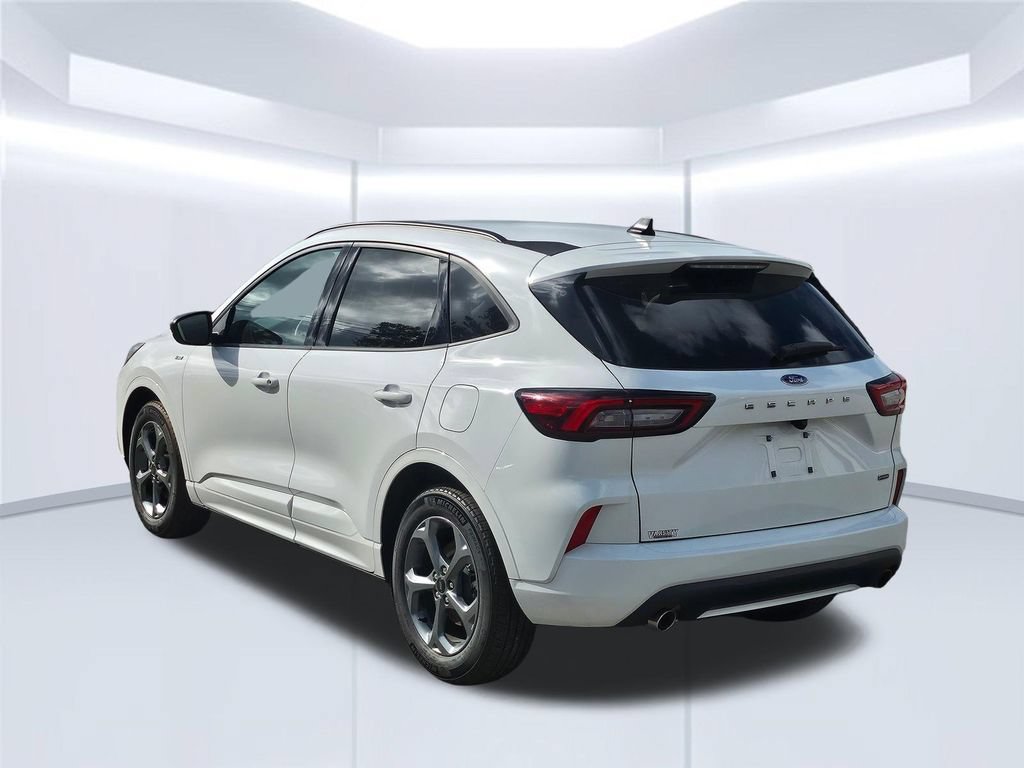 Certified 2023 Ford Escape ST-Line w/ Equipment Group 301A FWD image 6