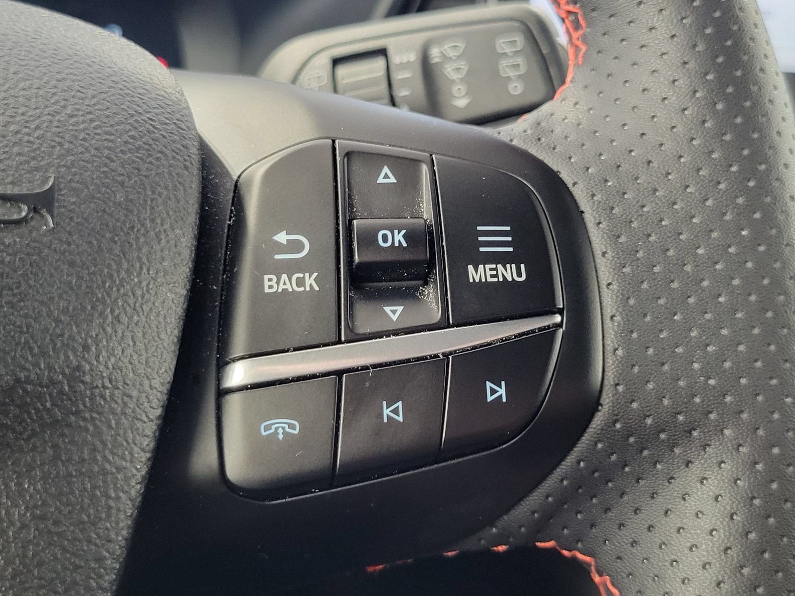 Certified 2023 Ford Escape ST-Line w/ Tech Pack #1 AWD/4WD image 17