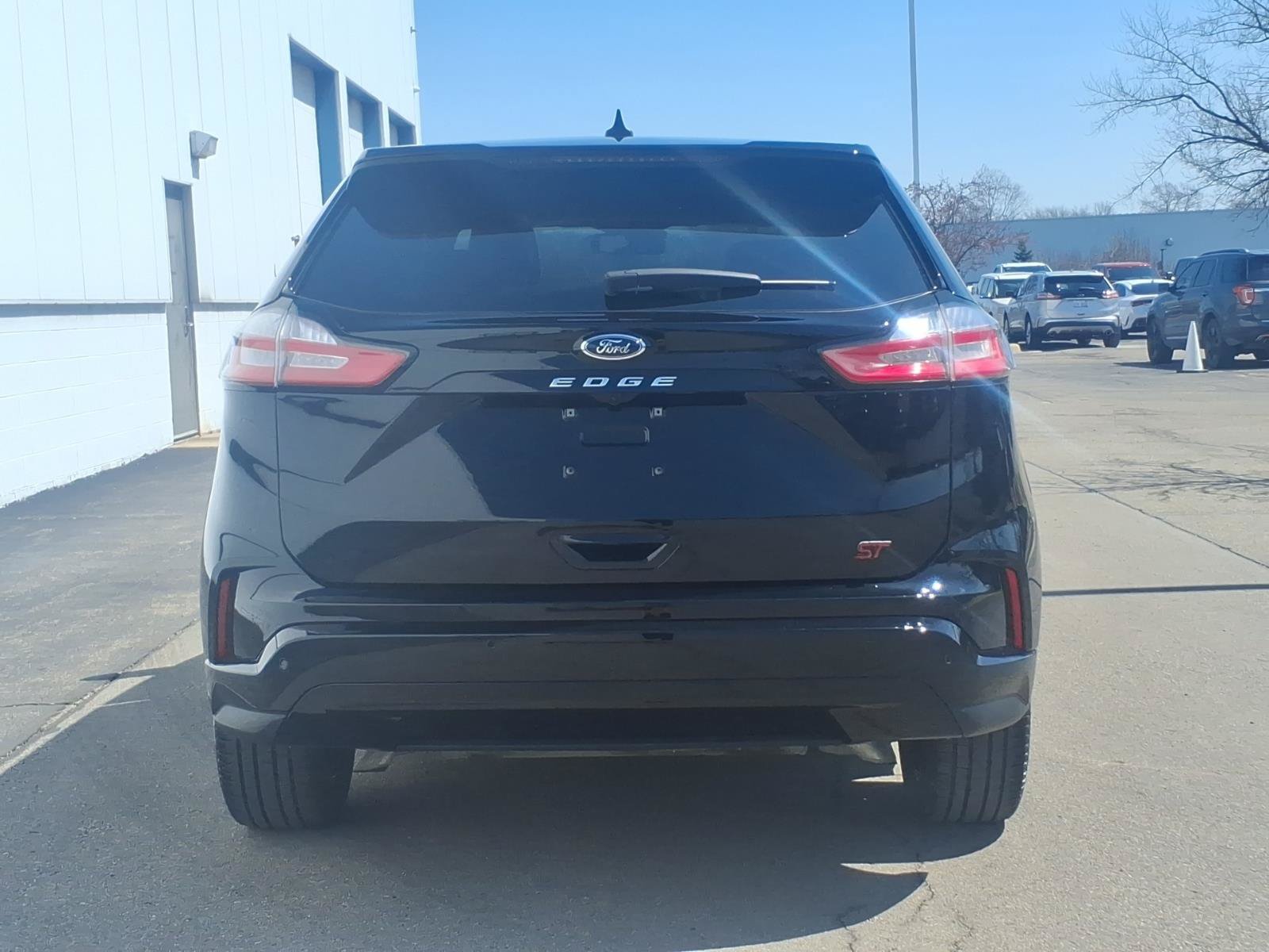 Certified 2024 Ford Edge ST-Line AWD/4WD image 5