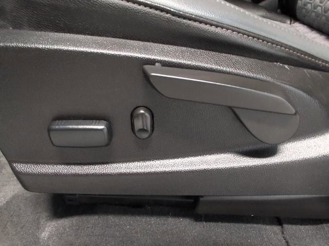 Used 2019 Chevrolet Colorado Z71 AWD/4WD image 16