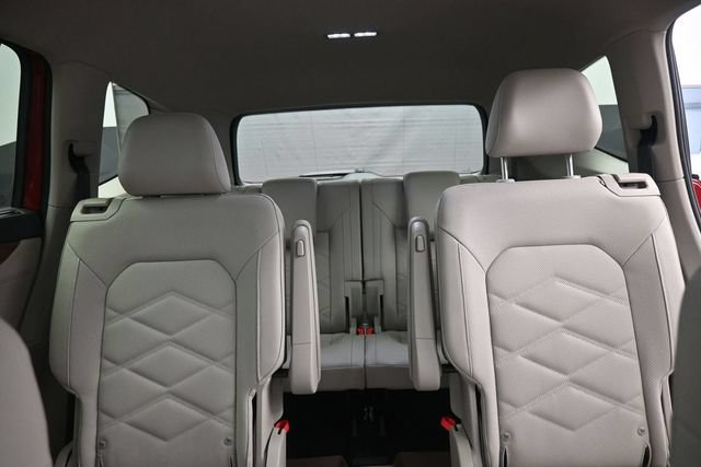 Used 2024 Volkswagen Atlas SE AWD/4WD image 16