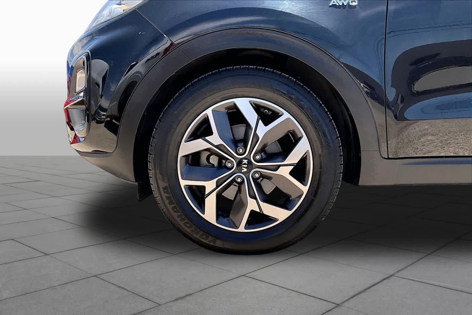 Used 2020 Kia Sportage EX w/ Option Group 15 AWD/4WD image 11