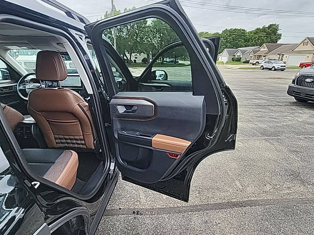 Certified 2025 Ford Bronco Sport Outer Banks w/ Outer Banks Tech Package+ AWD/4WD image 11