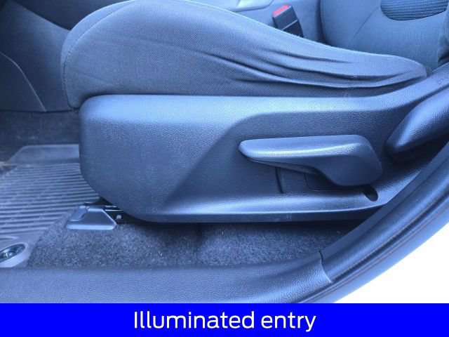 Used 2022 Toyota RAV4 LE AWD/4WD image 22