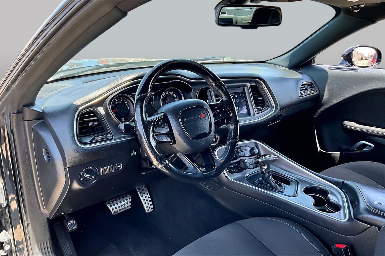 Used 2019 Dodge Challenger R/T RWD image 17