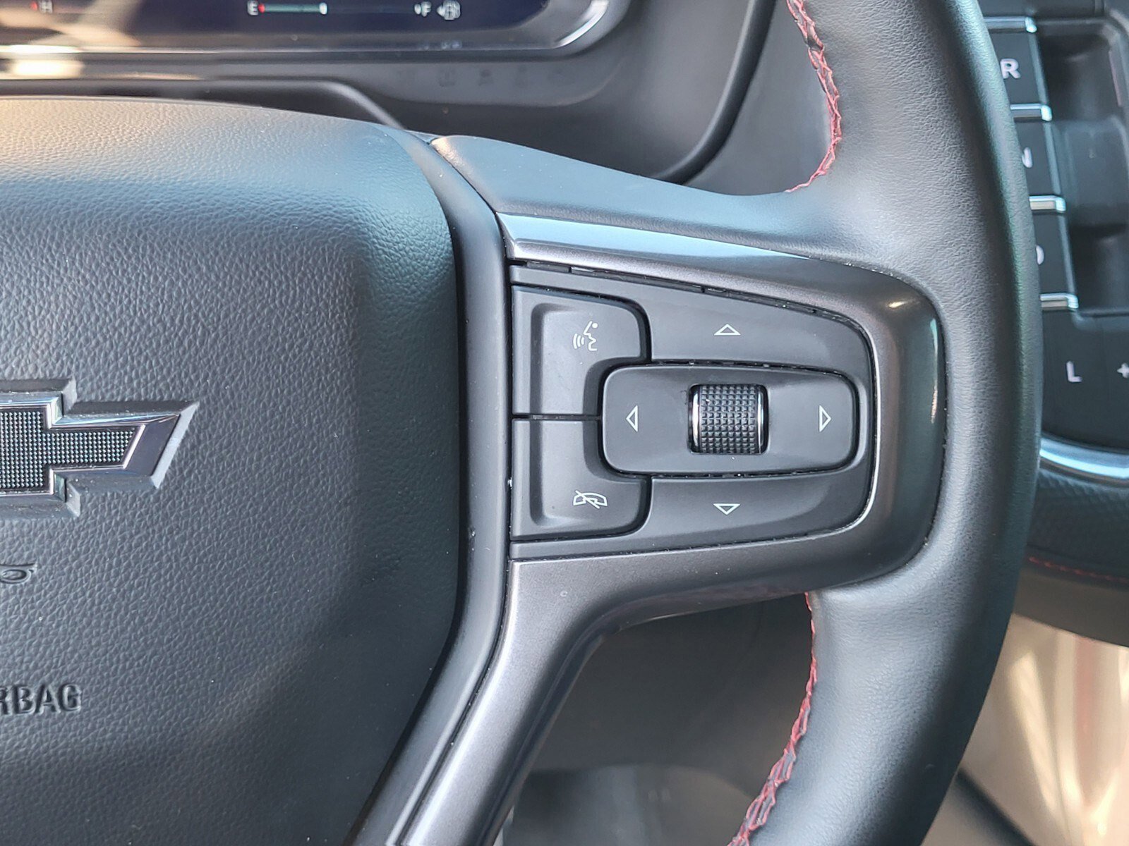 Used 2024 Chevrolet Suburban RST w/ Luxury Package image 29