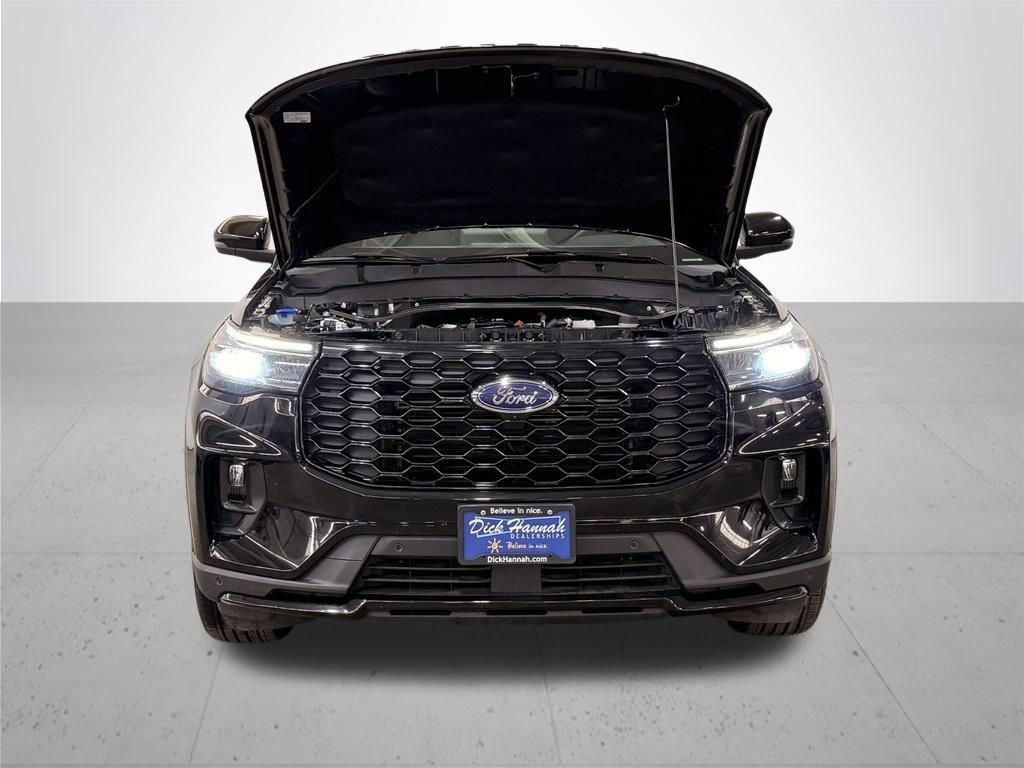 Certified 2025 Ford Explorer ST-Line AWD/4WD image 6