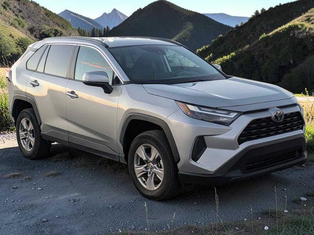 Used 2025 Toyota RAV4 XLE AWD/4WD image 7