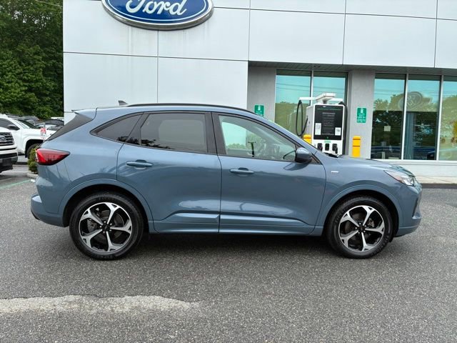 Certified 2023 Ford Escape ST-Line Select w/ Tech Pack #2 AWD/4WD image 2