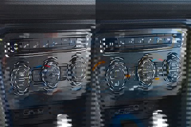 Used 2019 Volkswagen Tiguan SE AWD/4WD image 28