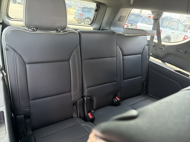 Used 2022 GMC Yukon XL SLT w/ SLT Premium Package AWD/4WD image 21