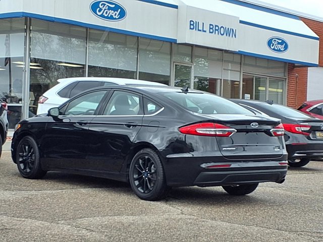 Certified 2020 Ford Fusion SE FWD image 2