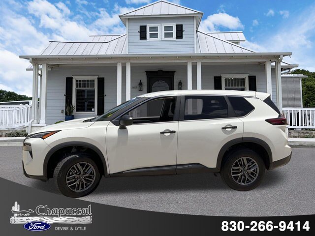 Used 2024 Nissan Rogue S FWD image 3