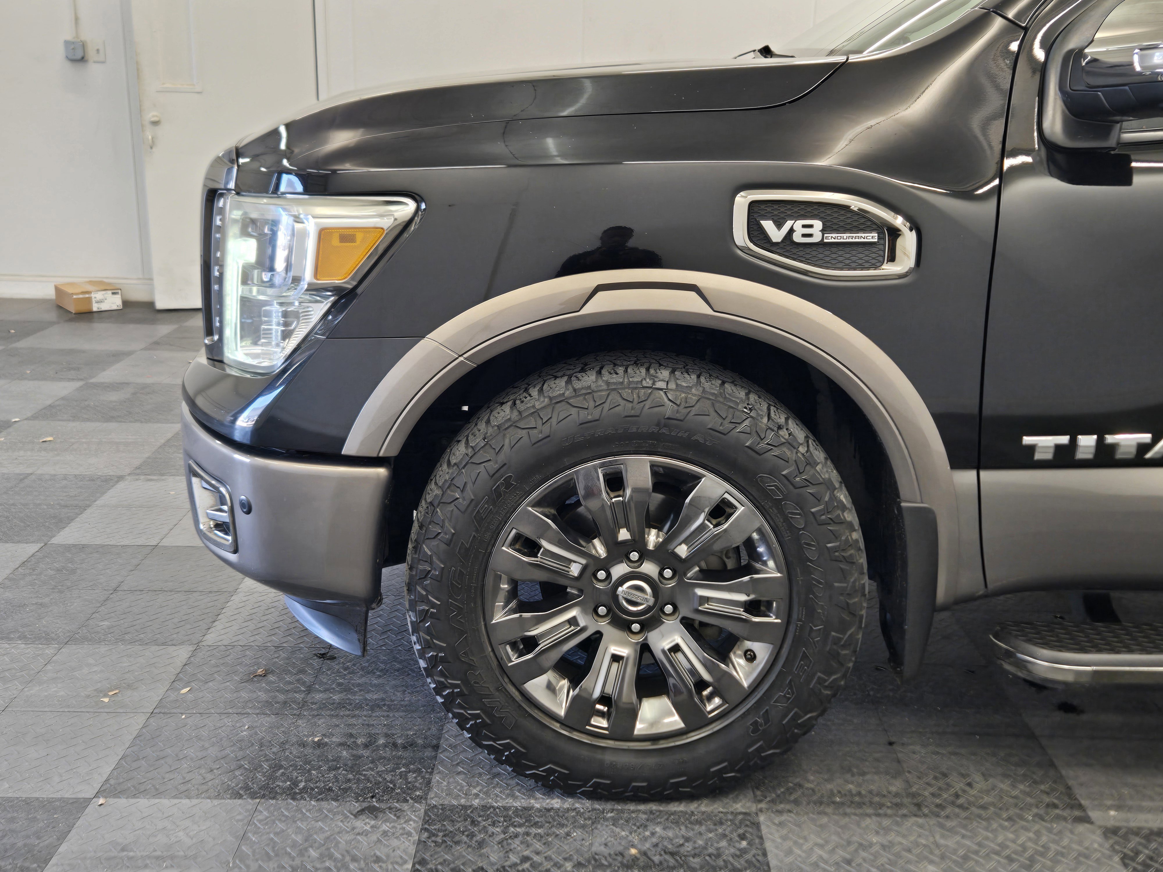 Used 2017 Nissan Titan Platinum Reserve image 9